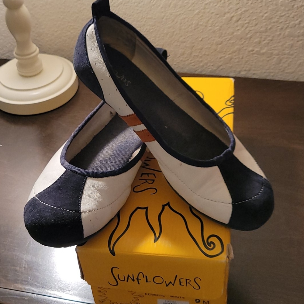 (3/$20) Sunflowers Lainie shoes
